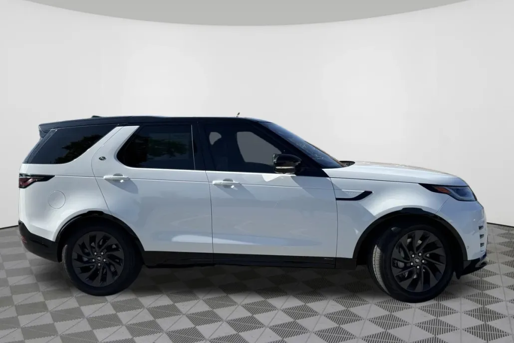 2022 Land Rover Discovery P300 S S R-Dynamic photo 1