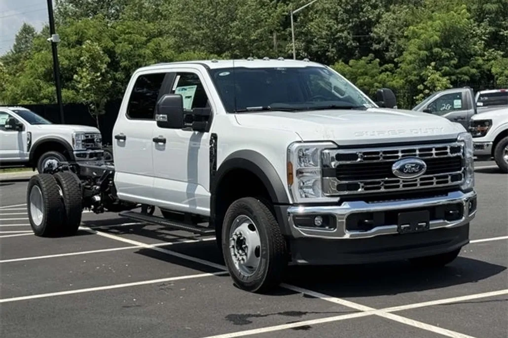 2025 Ford F-450 photo 1