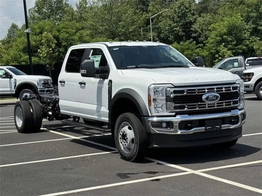 2025 Ford F-450 photo 1