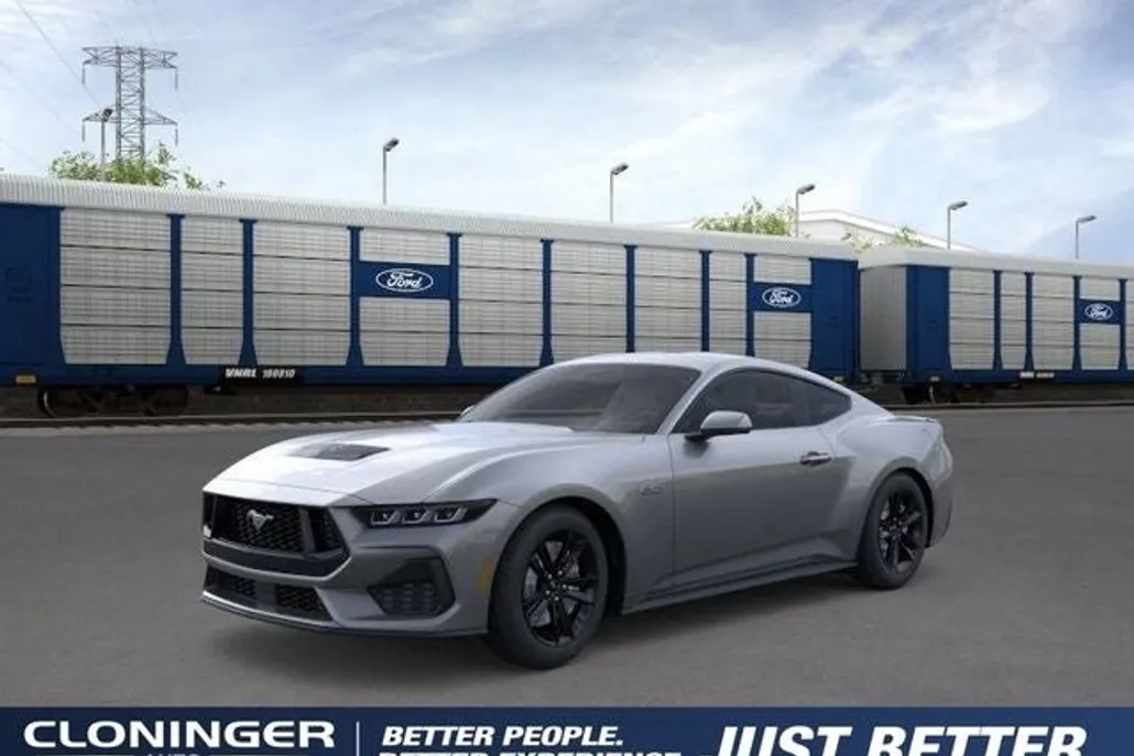 2025 Ford Mustang GT photo 1