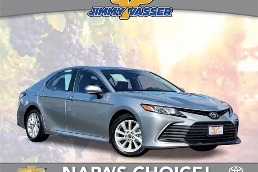 2024 Toyota Camry LE photo 1