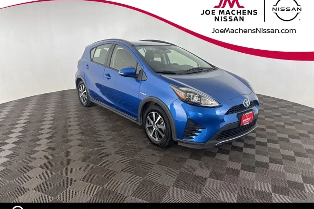 2018 Toyota Prius C Four photo 1