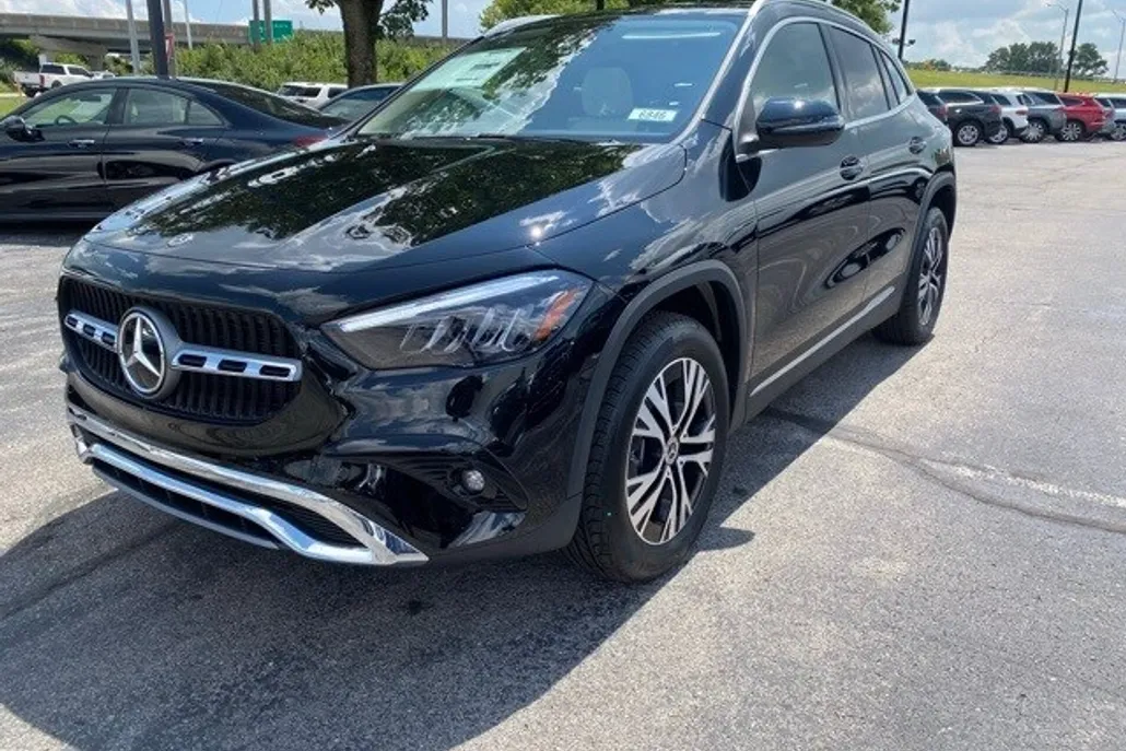 2026 Mercedes Benz GLA 250 4MATIC photo 1