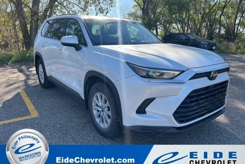 2024 Toyota Grand Highlander XLE photo 1
