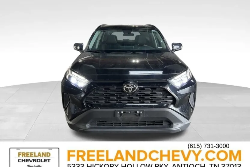 2023 Toyota RAV4 XLE photo 1