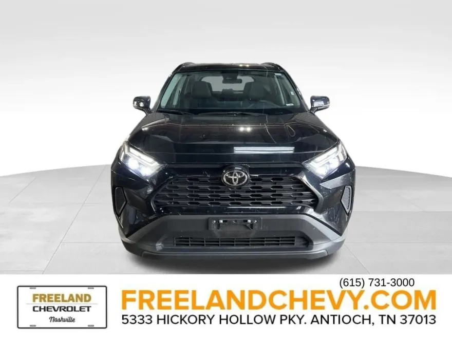 2023 Toyota RAV4 XLE photo 1