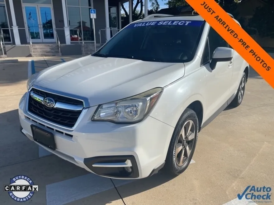 2017 Subaru Forester 2.5i Premium photo 1