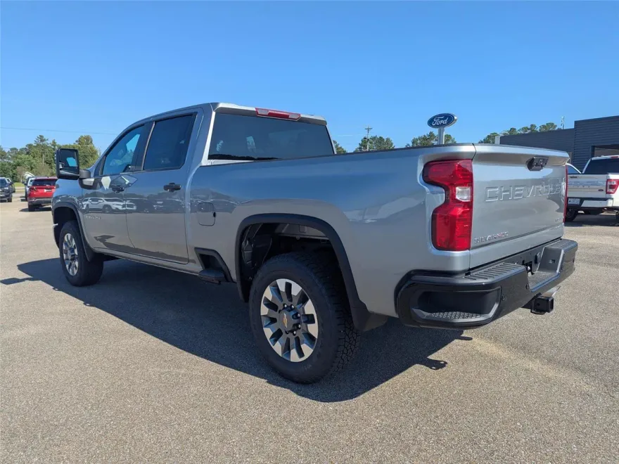2026 Chevrolet Silverado 2500HD Custom photo 1