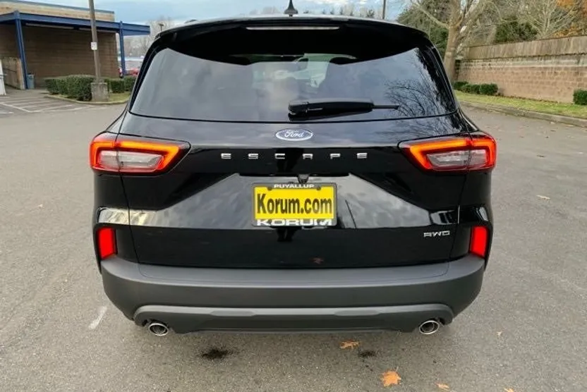 2025 Ford Escape ST-Line photo 1