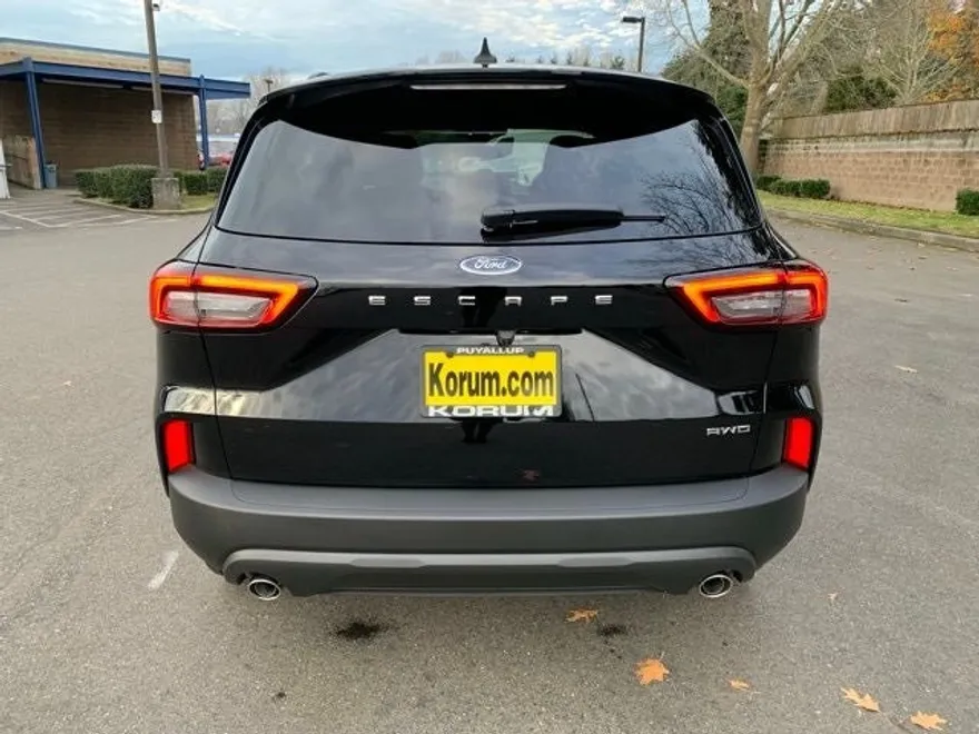 2025 Ford Escape ST-Line photo 1
