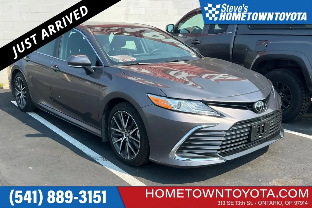 2023 Toyota Camry XLE photo 1