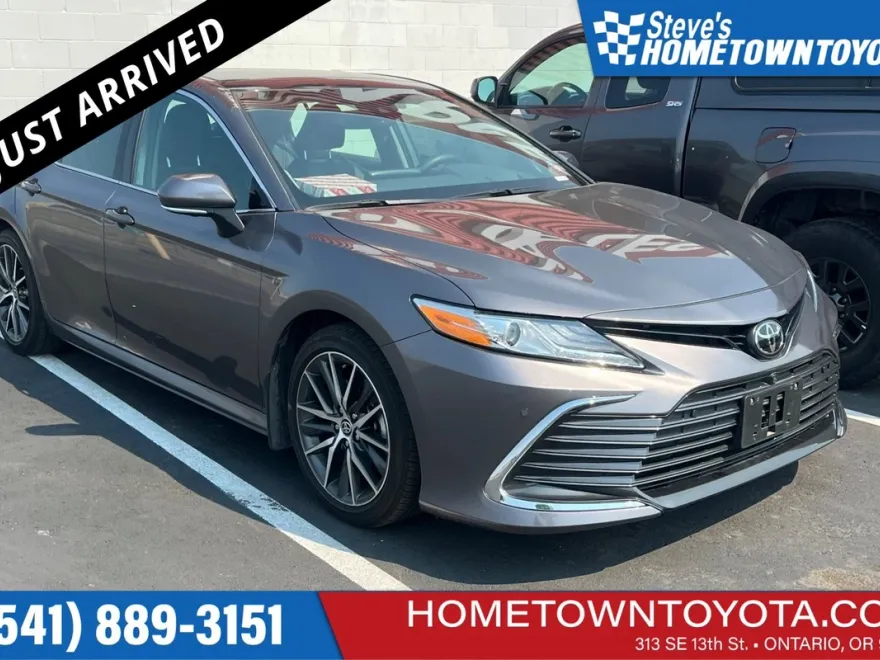 2023 Toyota Camry XLE photo 1
