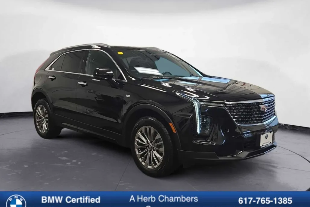 2024 Cadillac XT4 Premium Luxury photo 1