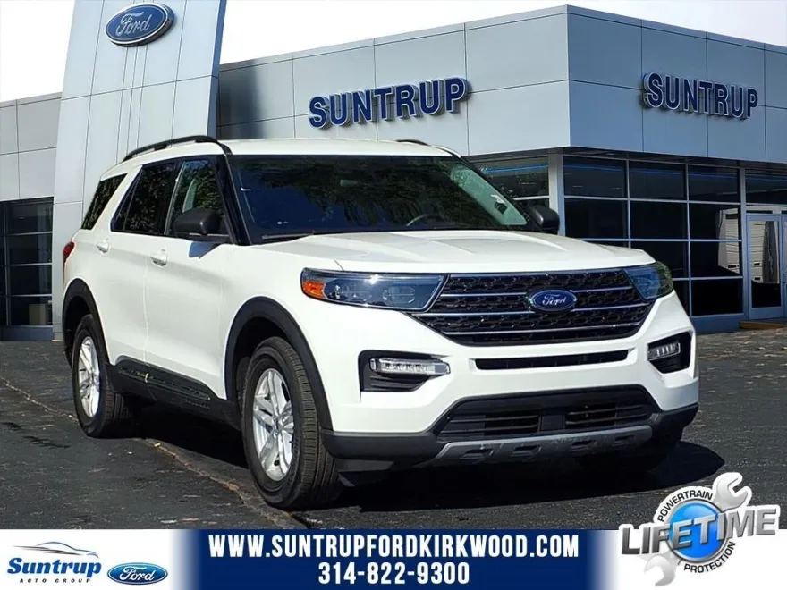 2022 Ford Explorer XLT photo 1