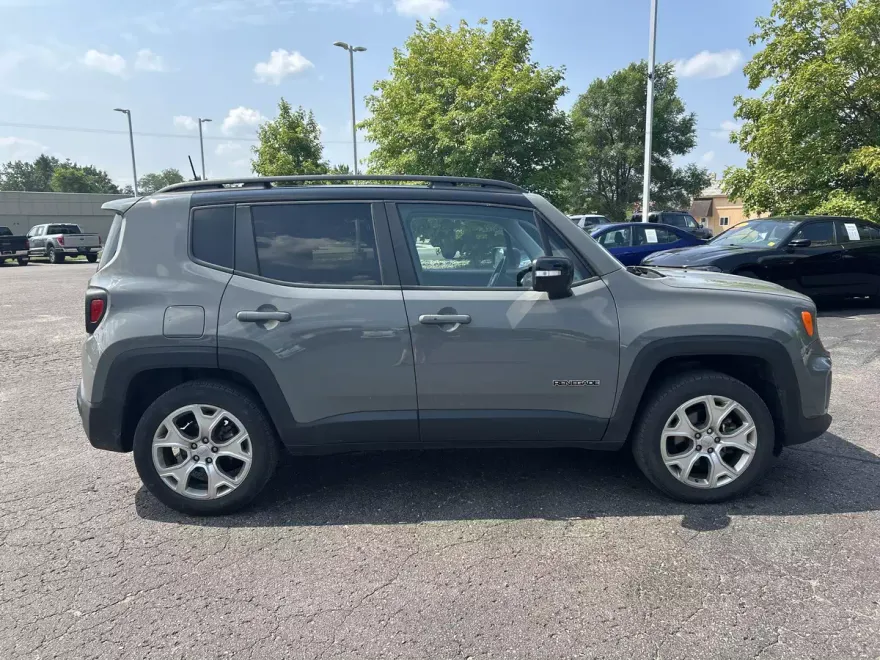 2022 Jeep Renegade Limited photo 1