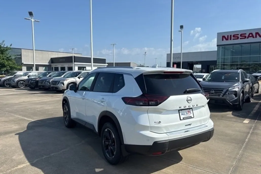 2025 Nissan Rogue SV photo 1