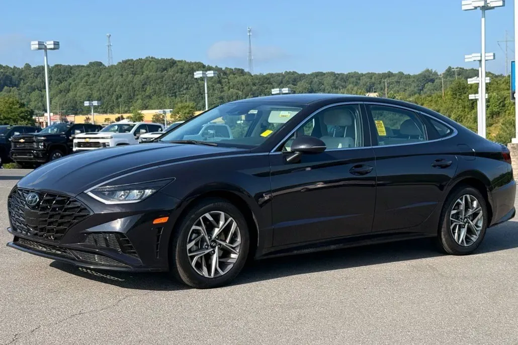2023 Hyundai Sonata SEL photo 1