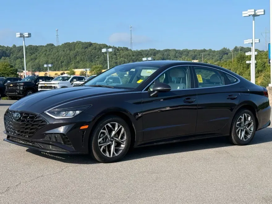 2023 Hyundai Sonata SEL photo 1