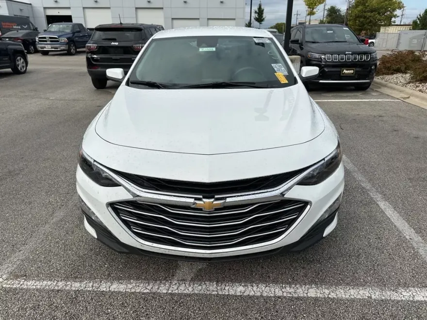 2024 Chevrolet Malibu 1LT photo 1