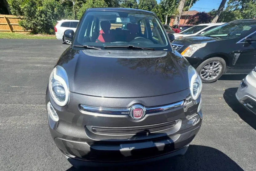 2015 Fiat 500L Pop photo 1