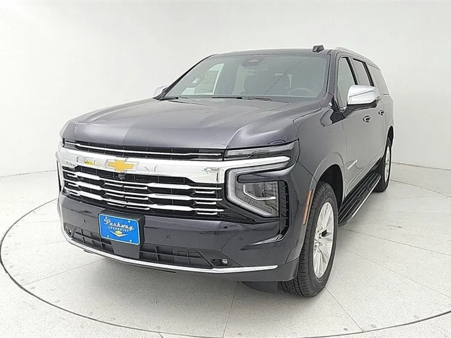 2025 Chevrolet Suburban Premier photo 1