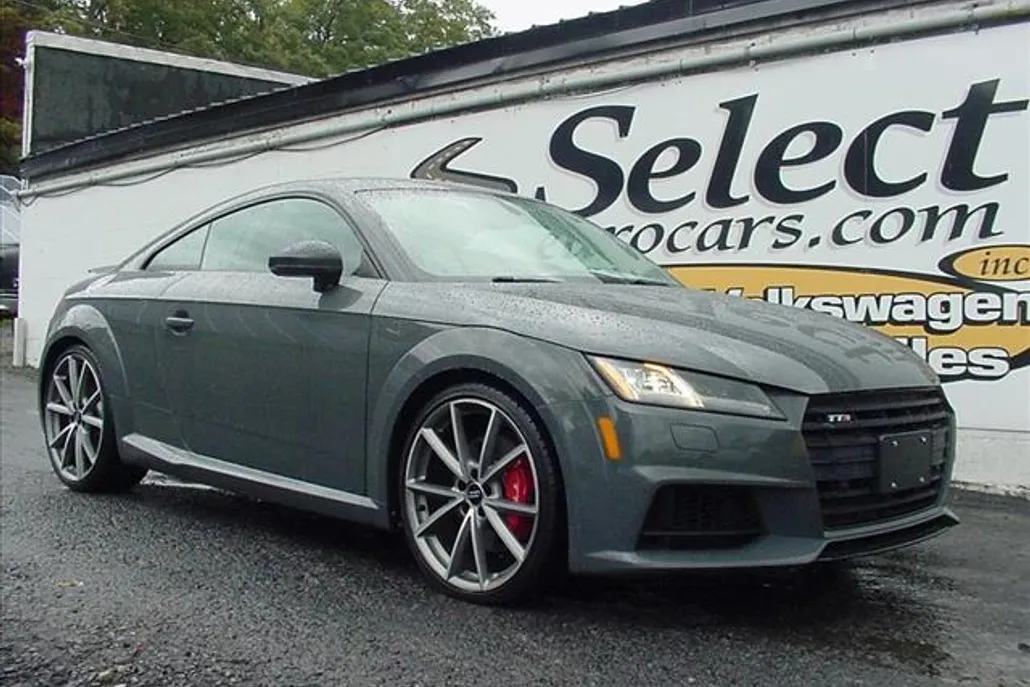 2017 Audi TTS Coupe photo 1