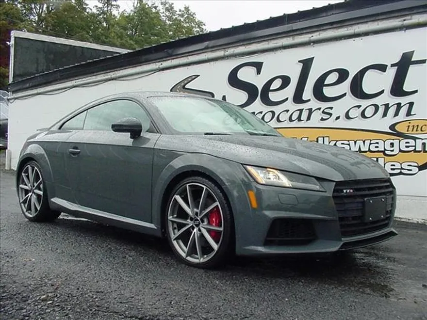 2017 Audi TTS Coupe photo 1