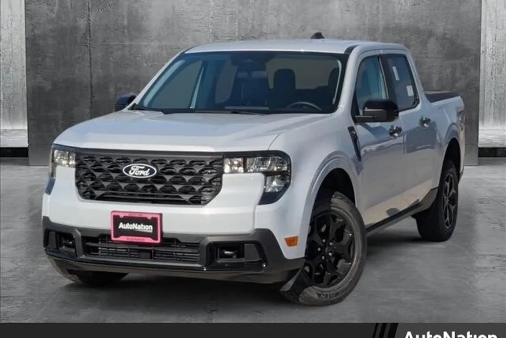 2025 Ford Maverick XLT photo 1