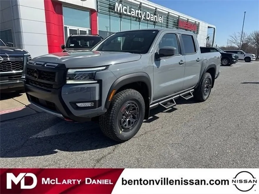 2025 Nissan Frontier Crew Cab PRO-4X photo 1