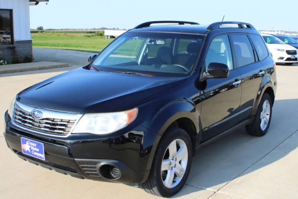 2010 Subaru Forester 2.5X Premium photo 1
