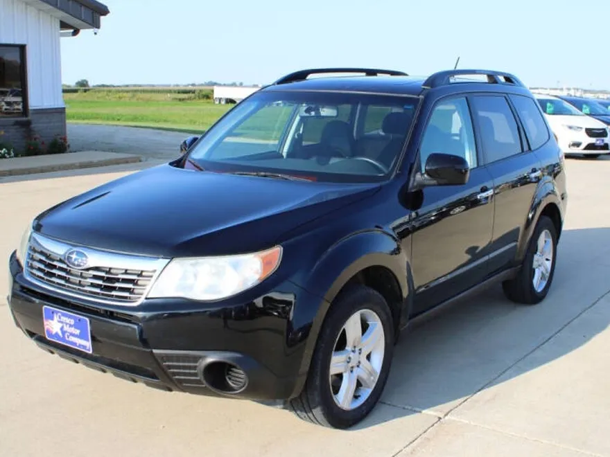 2010 Subaru Forester 2.5X Premium photo 1