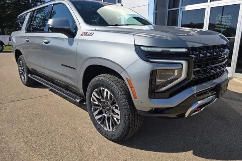 2026 Chevrolet Suburban Z71 photo 1