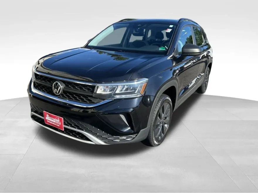 2022 Volkswagen Taos S photo 1
