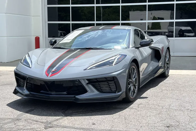 2025 Chevrolet Corvette Stingray 2LT photo 1