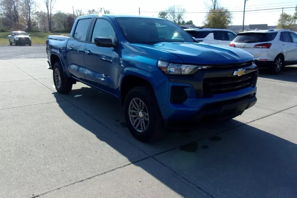 2023 Chevrolet Colorado LT photo 1