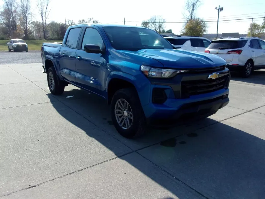 2023 Chevrolet Colorado LT photo 1