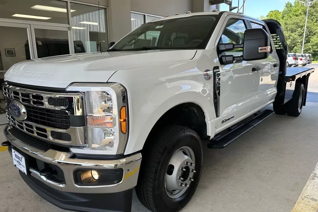 2025 Ford F-350 XL photo 1