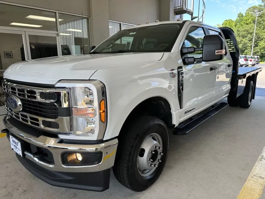 2025 Ford F-350 XL photo 1