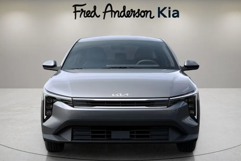 2025 Kia K4 LXS photo 1