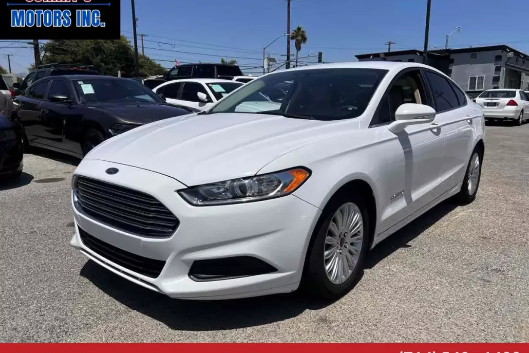 2016 Ford Fusion SE Hybrid photo 1