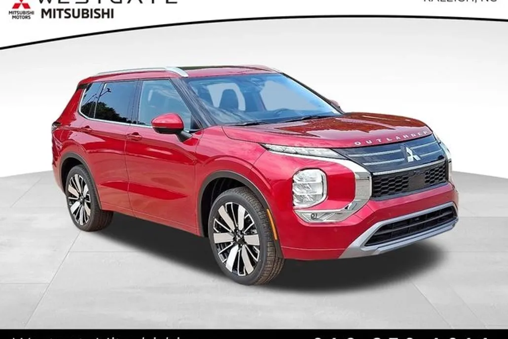 2025 Mitsubishi Outlander SEL photo 1