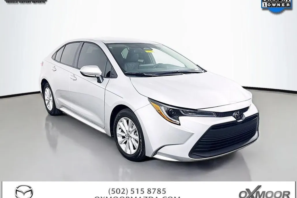 2024 Toyota Corolla LE photo 1