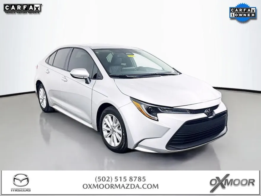 2024 Toyota Corolla LE photo 1