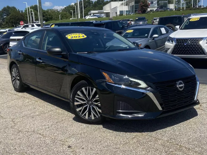 2024 Nissan Altima 2.5 SV photo 1
