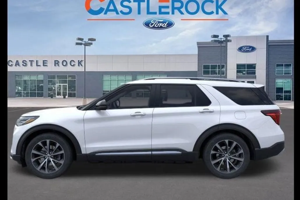 2025 Ford Explorer Platinum photo 1