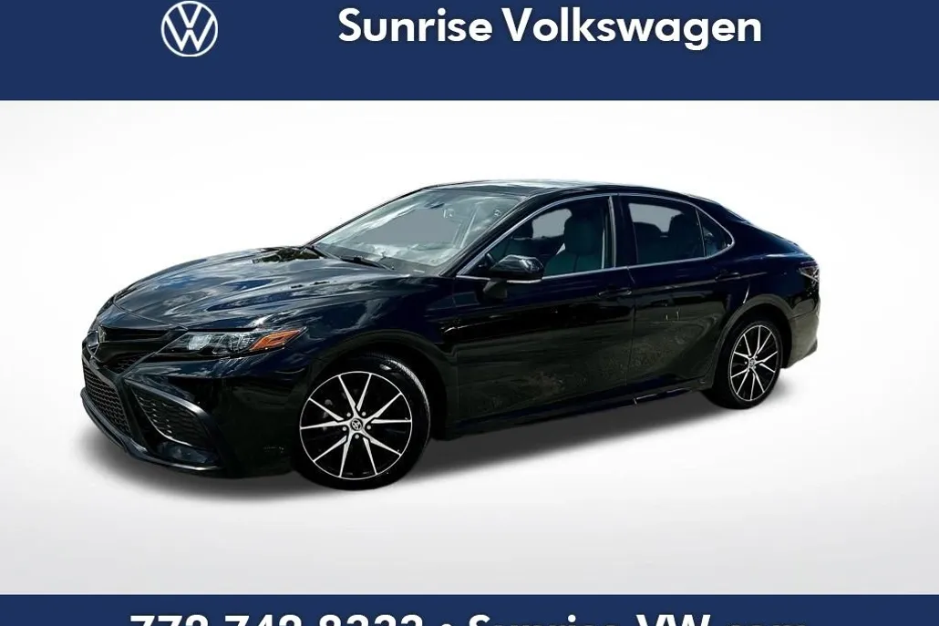 2023 Toyota Camry SE photo 1