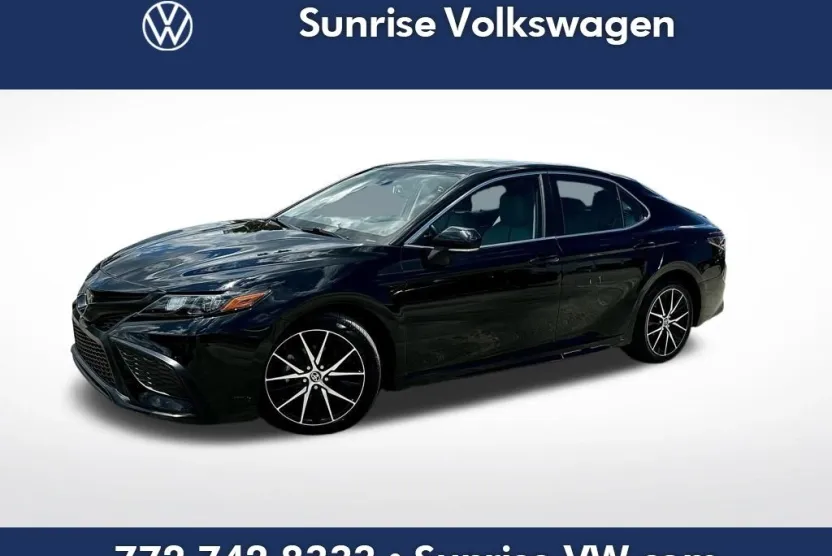 2023 Toyota Camry SE photo 1