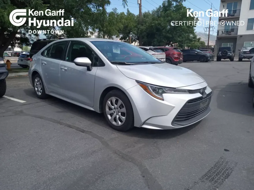 2024 Toyota Corolla LE photo 1