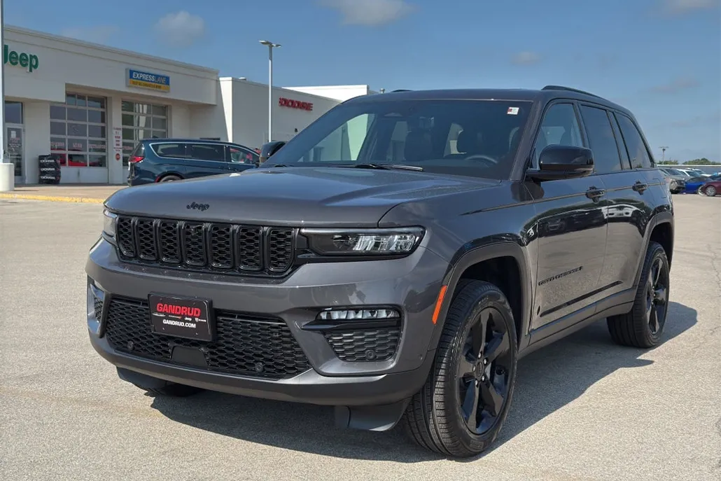 2025 Jeep Grand Cherokee Limited photo 1