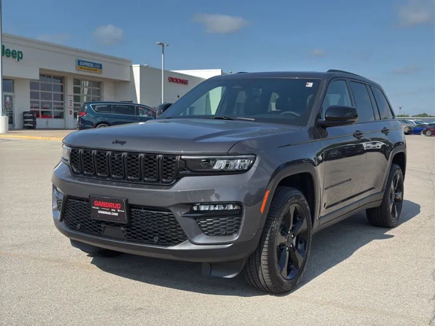 2025 Jeep Grand Cherokee Limited photo 1